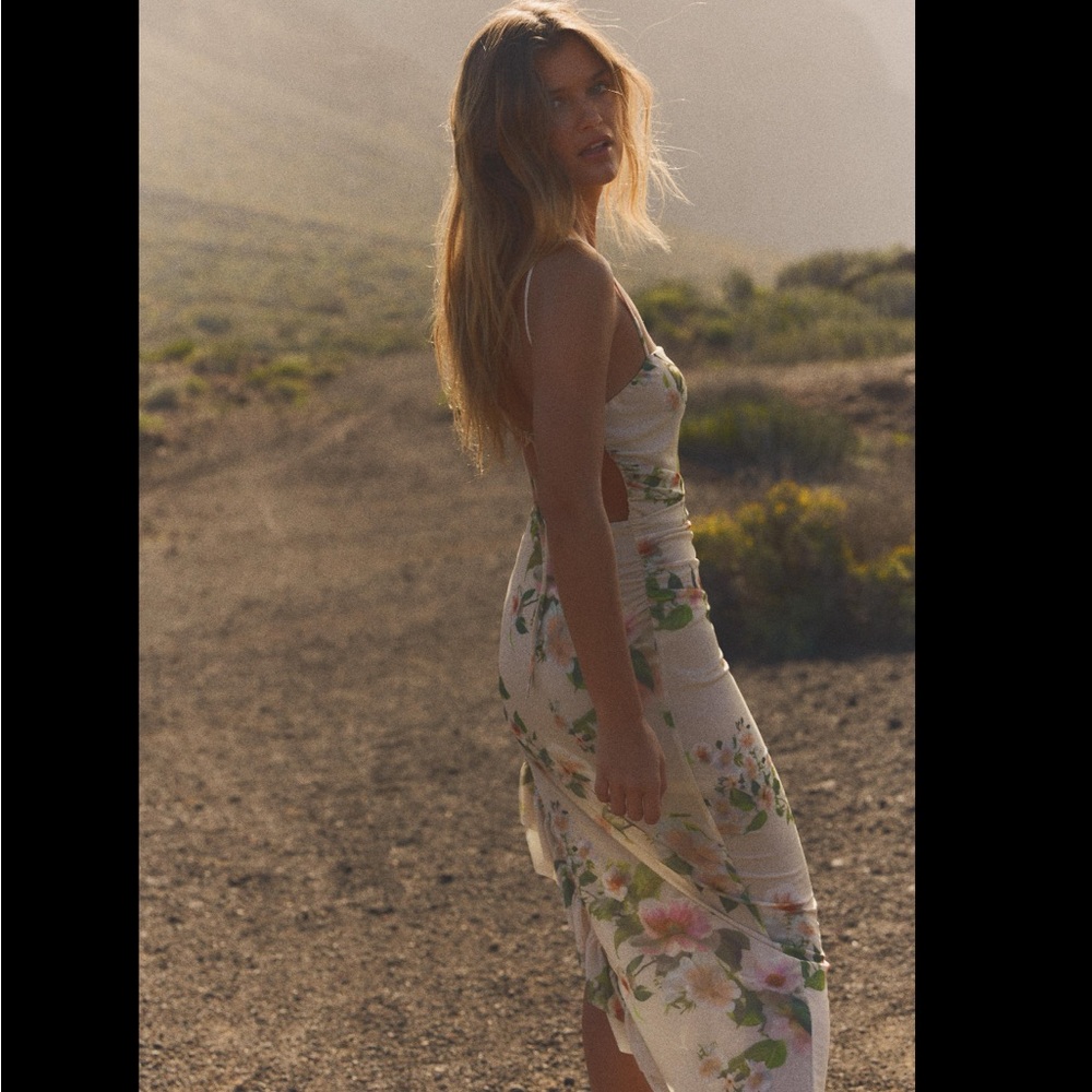 FLORAL PRINT RUFFLED DRESS - Picture 2 of 4